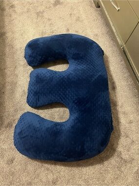 Twin Z pillow